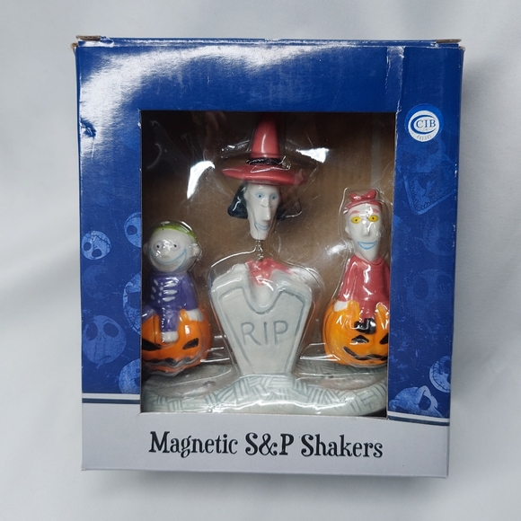 Nightmare Before Christmas Salt & Pepper Set - Picture 7 of 10